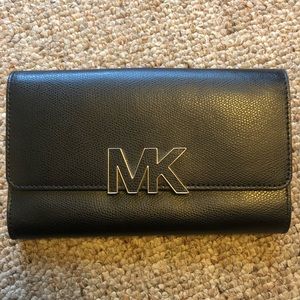 Micheal Kors black leather billfold wallet